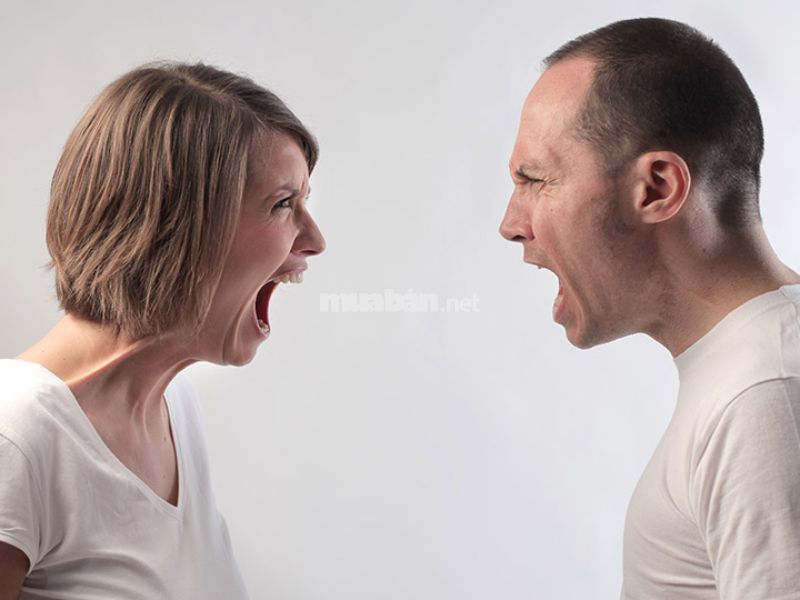 Mơ thấy bị đòi nợ đánh con gì?