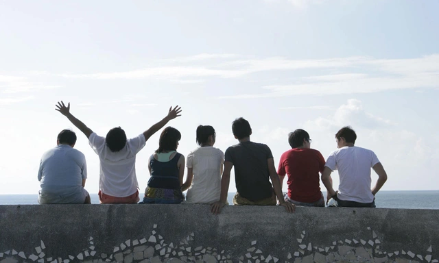 Mơ thấy gặp bạn cũ là một chủ đề thú vị và gây nhiều cảm xúc trong cuộc sống mỗi người