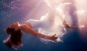 Mơ thấy bầu trời sập xuống, Mơ thấy bầu trời sập xuống đánh con gì